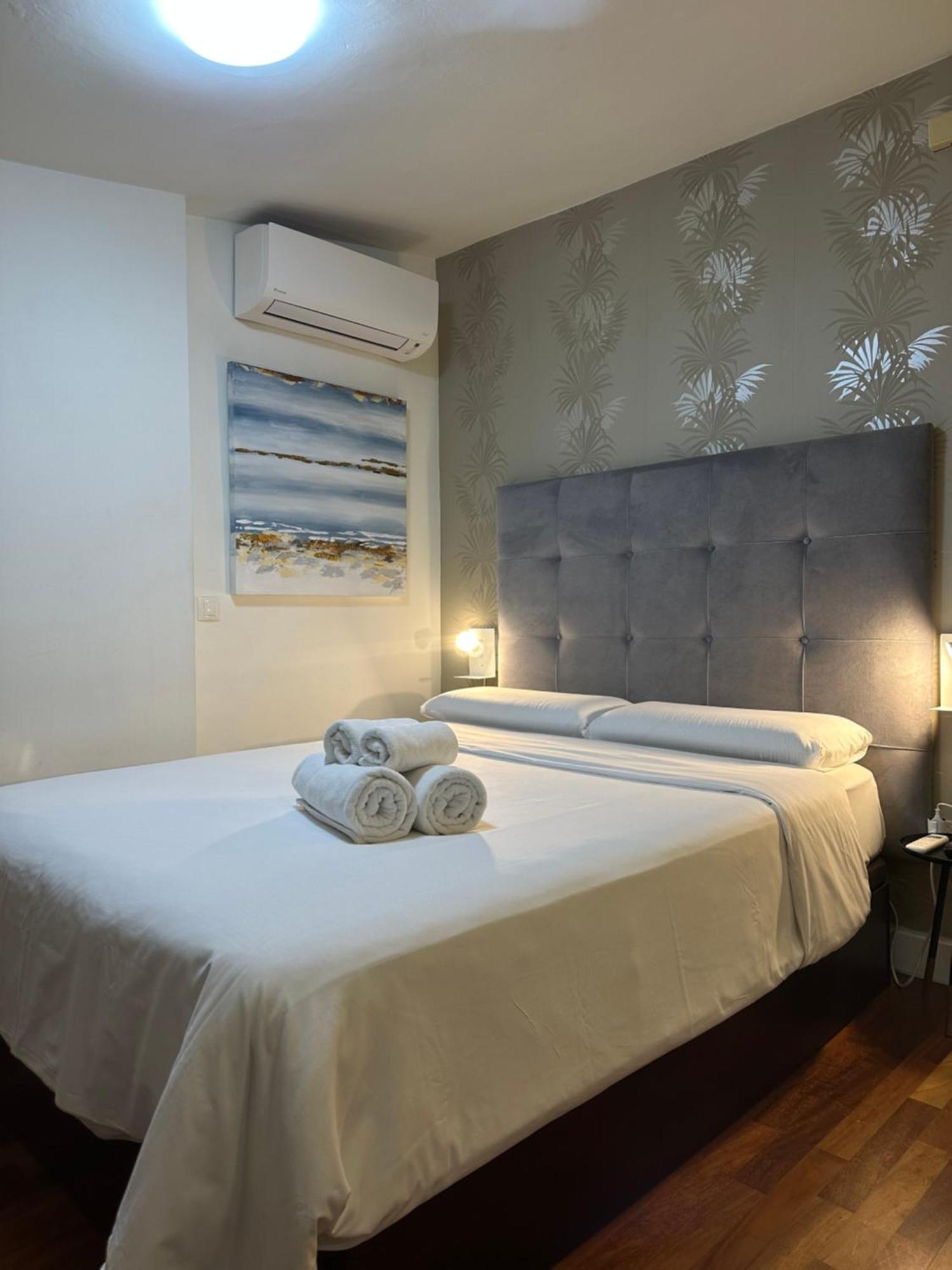 Luxury 3 *